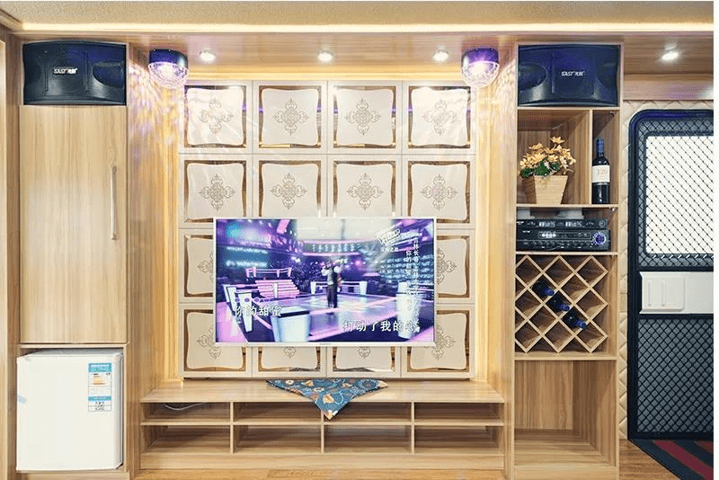 房车潮惠玩丨首个模块化定制拖挂房车“闯”进“世界工厂”,厉害了!